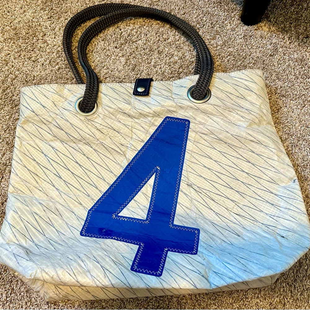 727 Sailbags - Custom Recycled Boat Sail